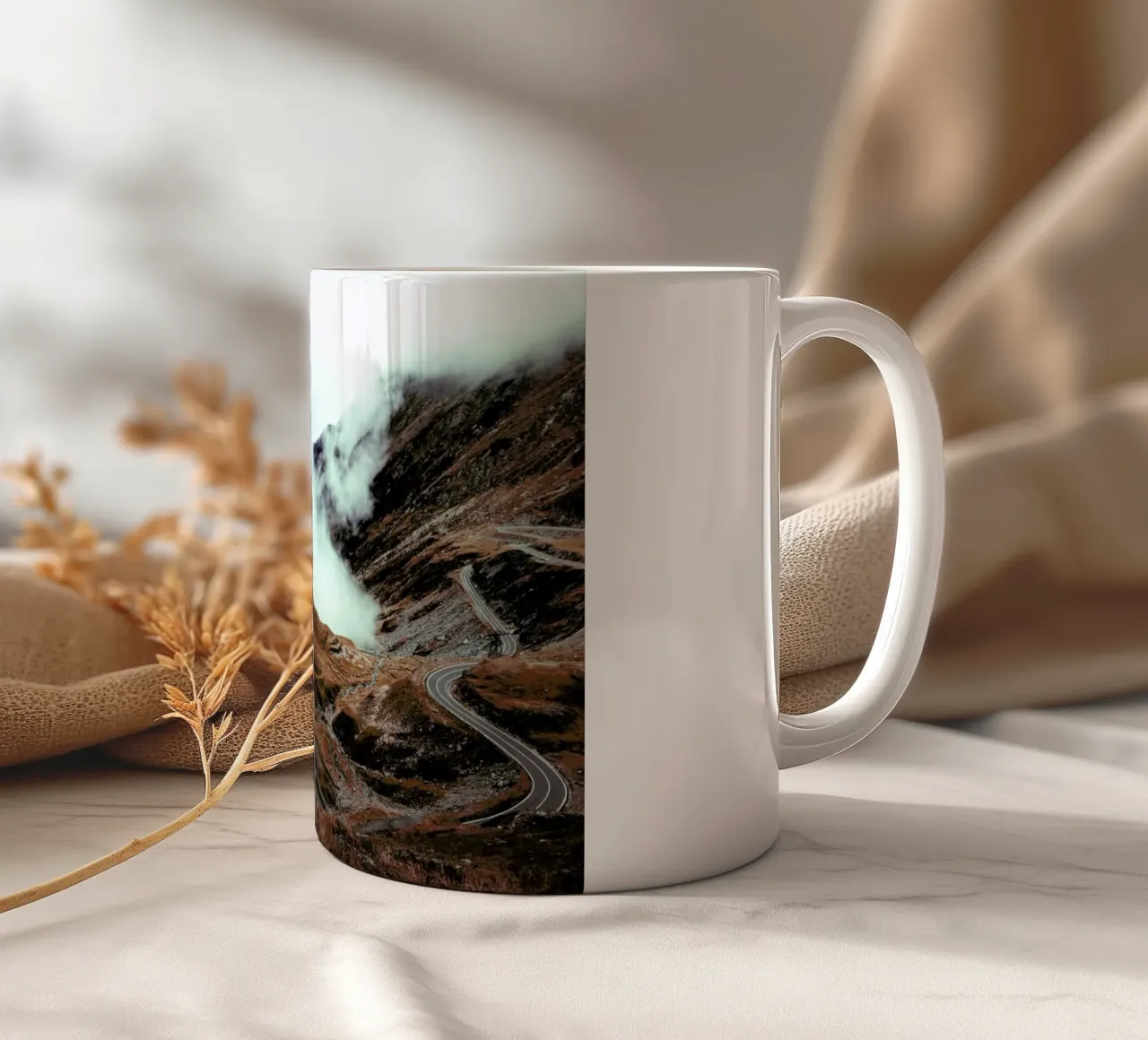 Mountains VII tazza in ceramica da Sebastian Hilgetag