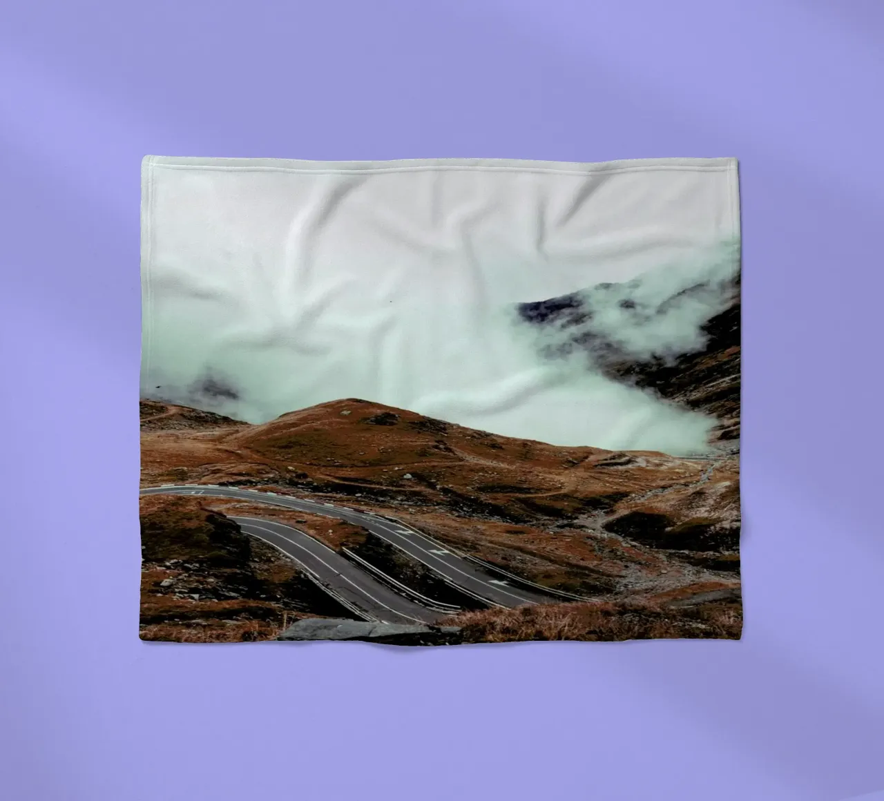 Mountains VII coperta in pile da Sebastian Hilgetag
