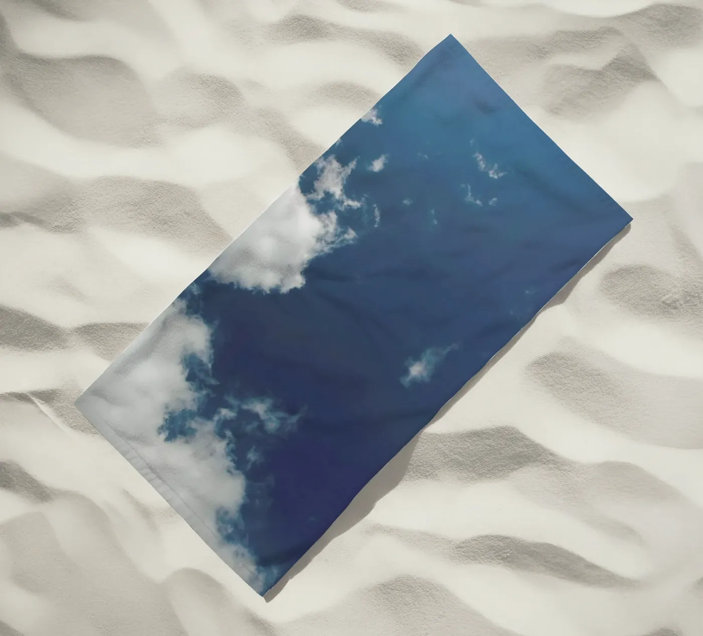 Sky Diving strandhanddoek van Studio Nahili