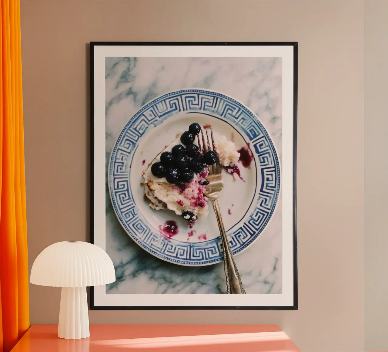 Dessert Torta ai frutti di bosco poster con telaio in plastica da IamHomeStudio