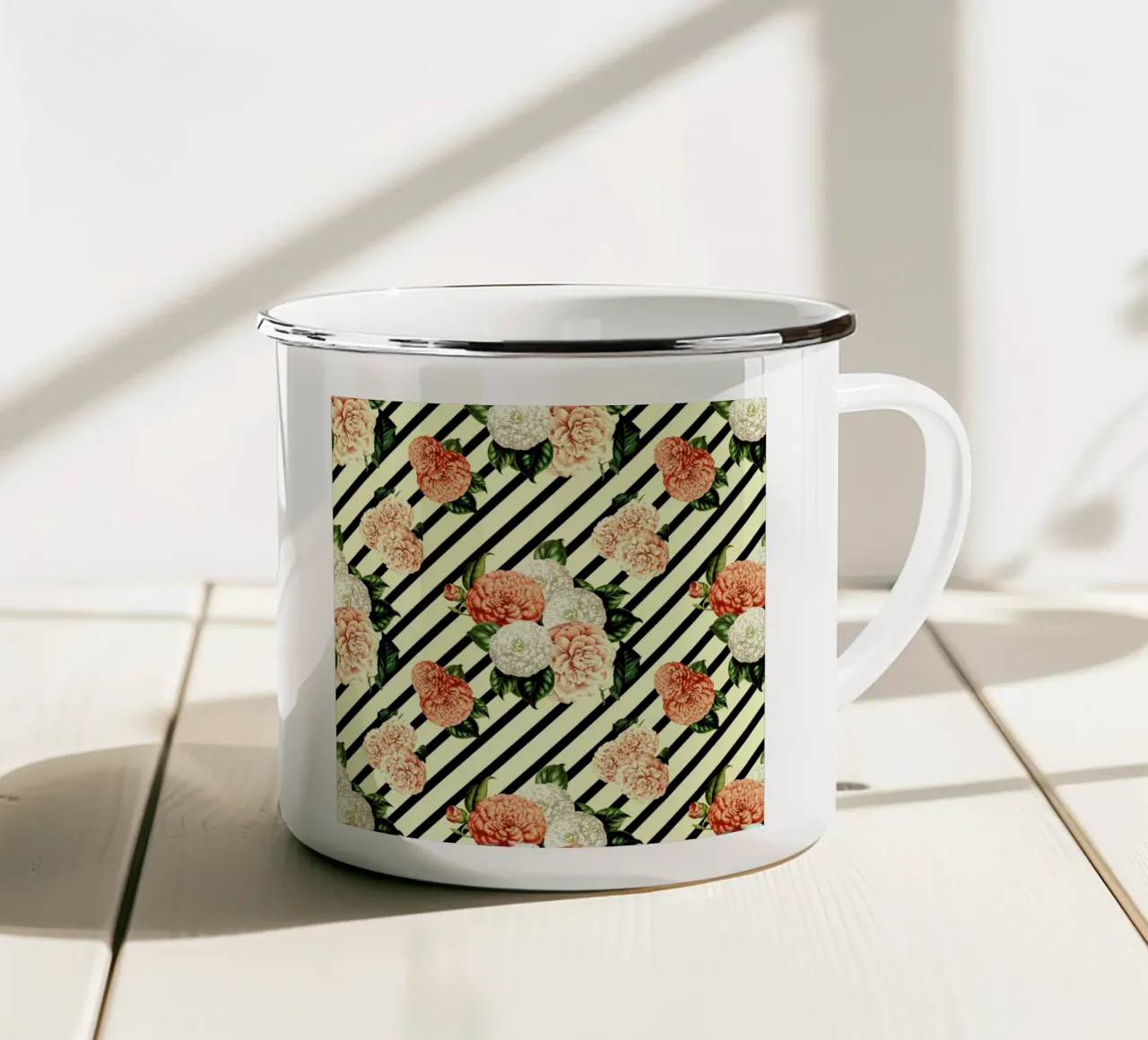 Chrysanthemum Rain tazza in smalto da Tobe Fonseca