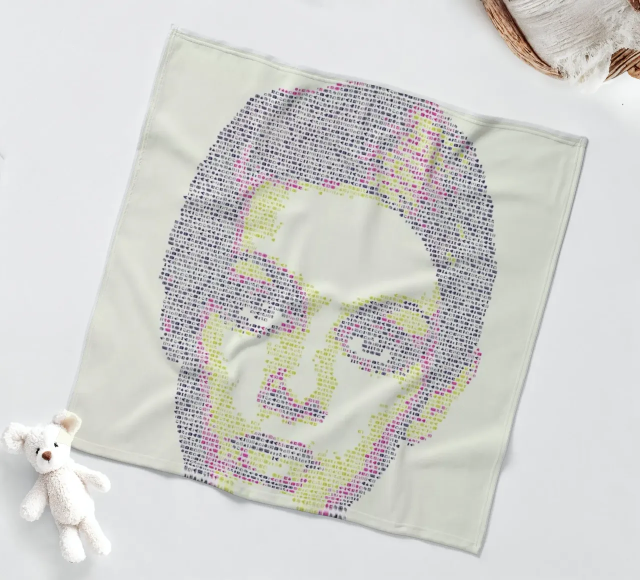 Face of '66 coperta in pile da Viktor Hertz