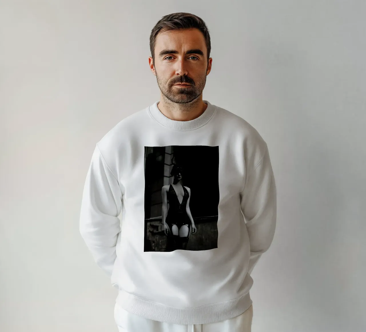 Das Fräulein Fuchs V sweatshirt by Sebastian Hilgetag