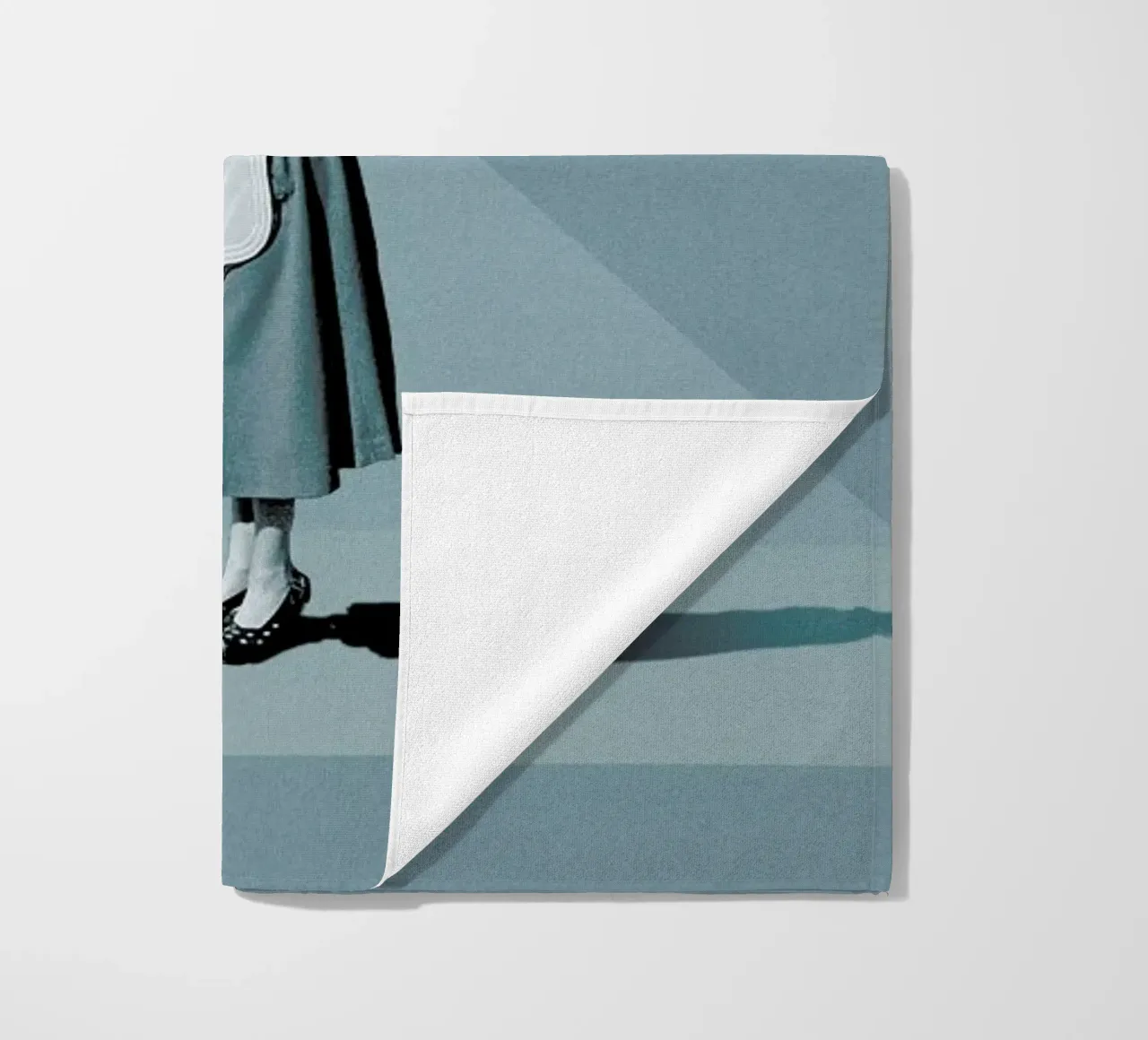 Freedom is Routine telo mare da Maarten Léon