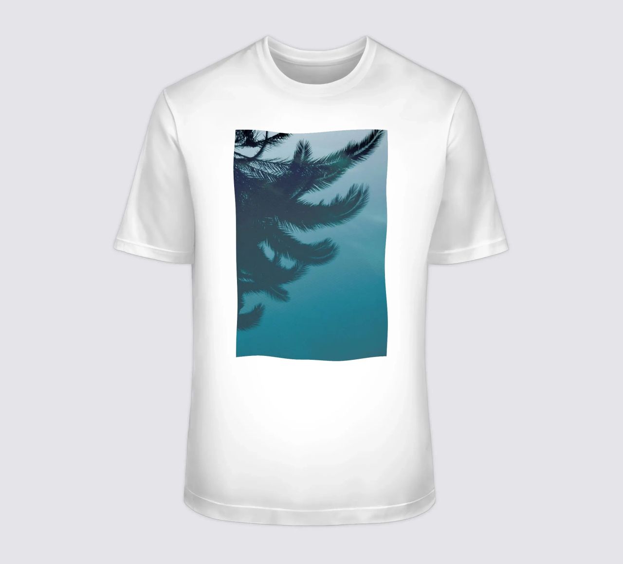 Palms In The Pool t-shirt da Studio Nahili