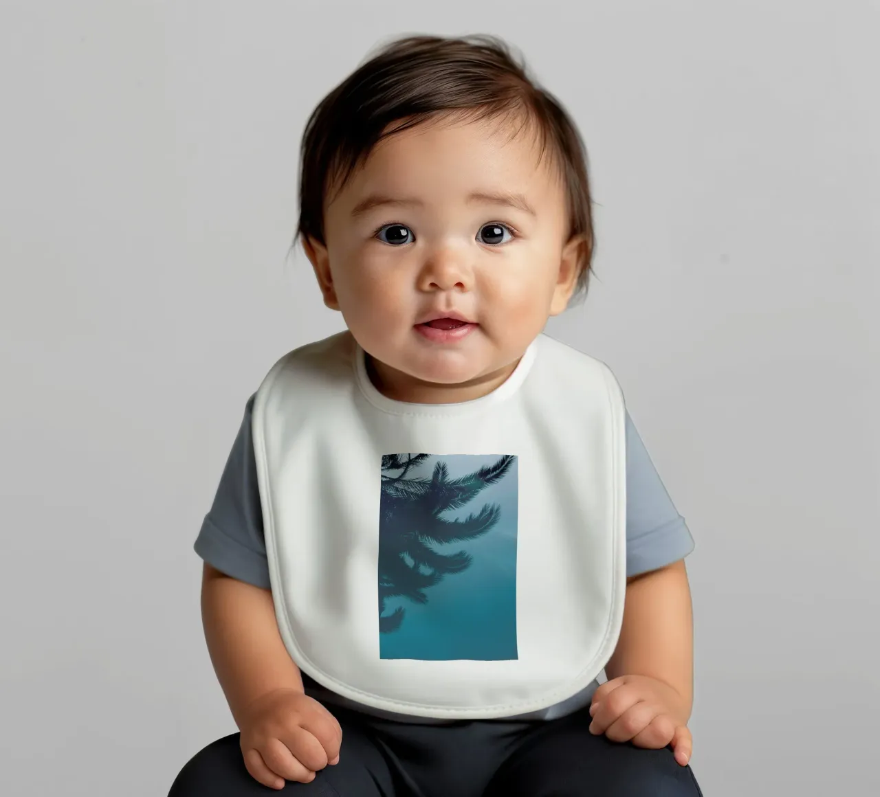 Palms In The Pool bavaglino da Studio Nahili