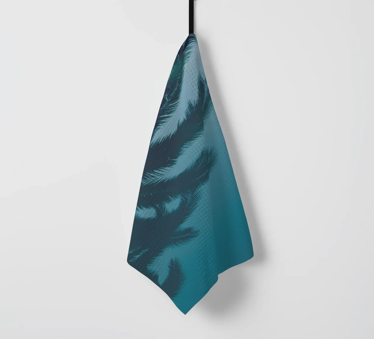 Palms In The Pool torchon de Studio Nahili