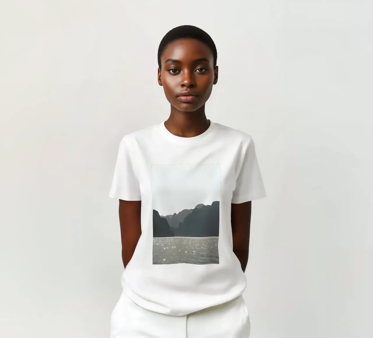 Shades and Shadows t-shirt da Studio Nahili