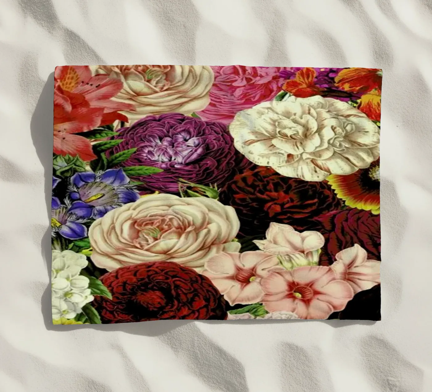 Spring Explosion strandhanddoek van Tobe Fonseca