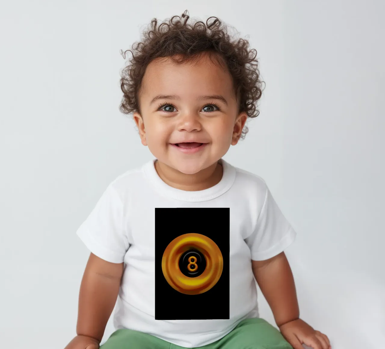 Ball Baby T-Shirt von Octavian