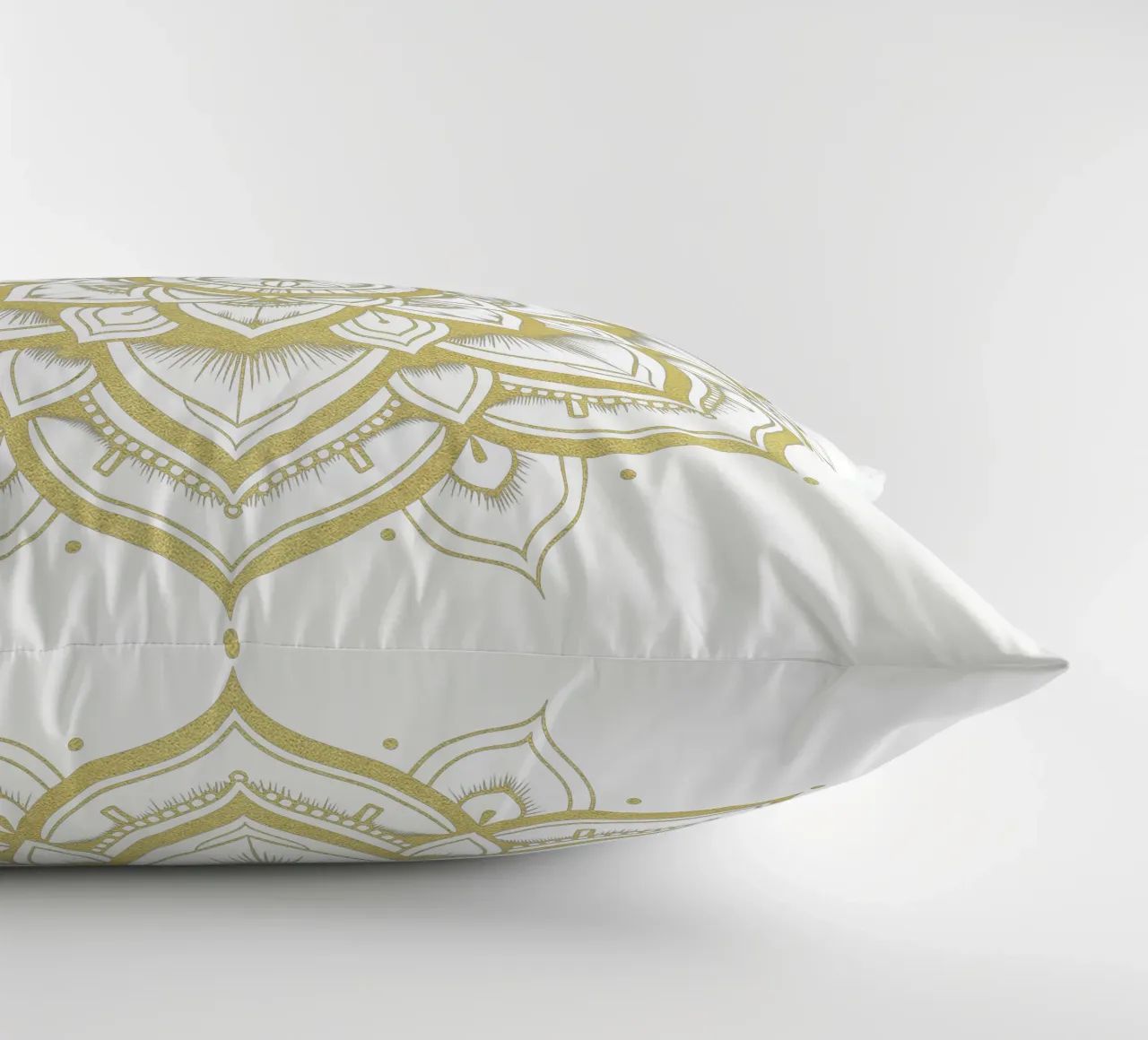 Goldenes Mandala Kissen von Spiritual Touch