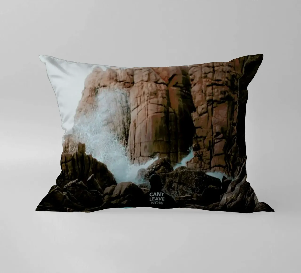 Here to Stay by @connorjvaughan cuscino da EyeEm Mobile GmbH