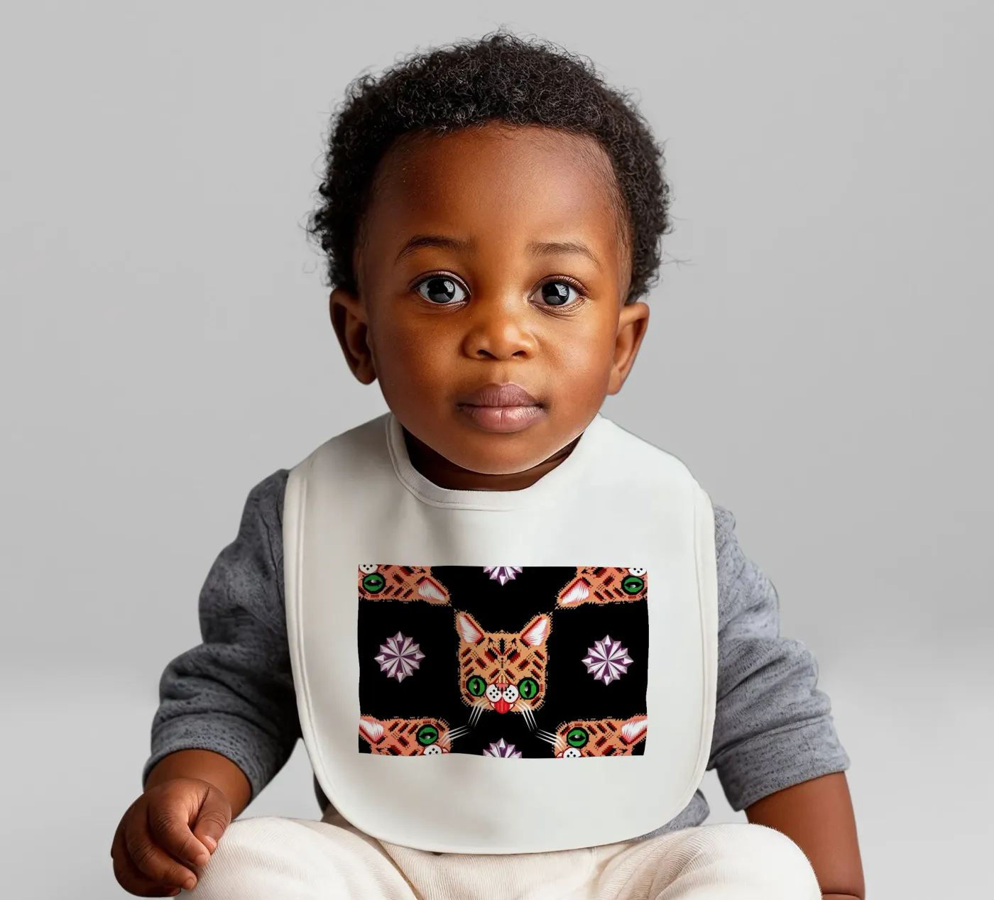 Lil Bub Pattern baby slabbetje van Chobopop