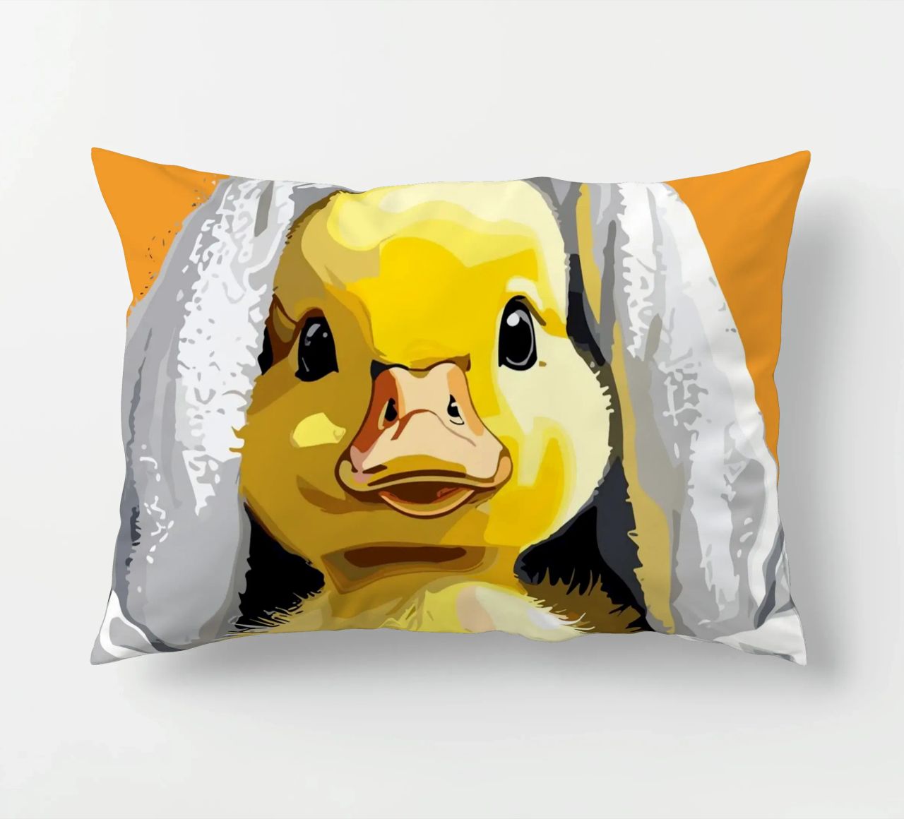 Duckling peeking from under a soft coussin de LisaArtes