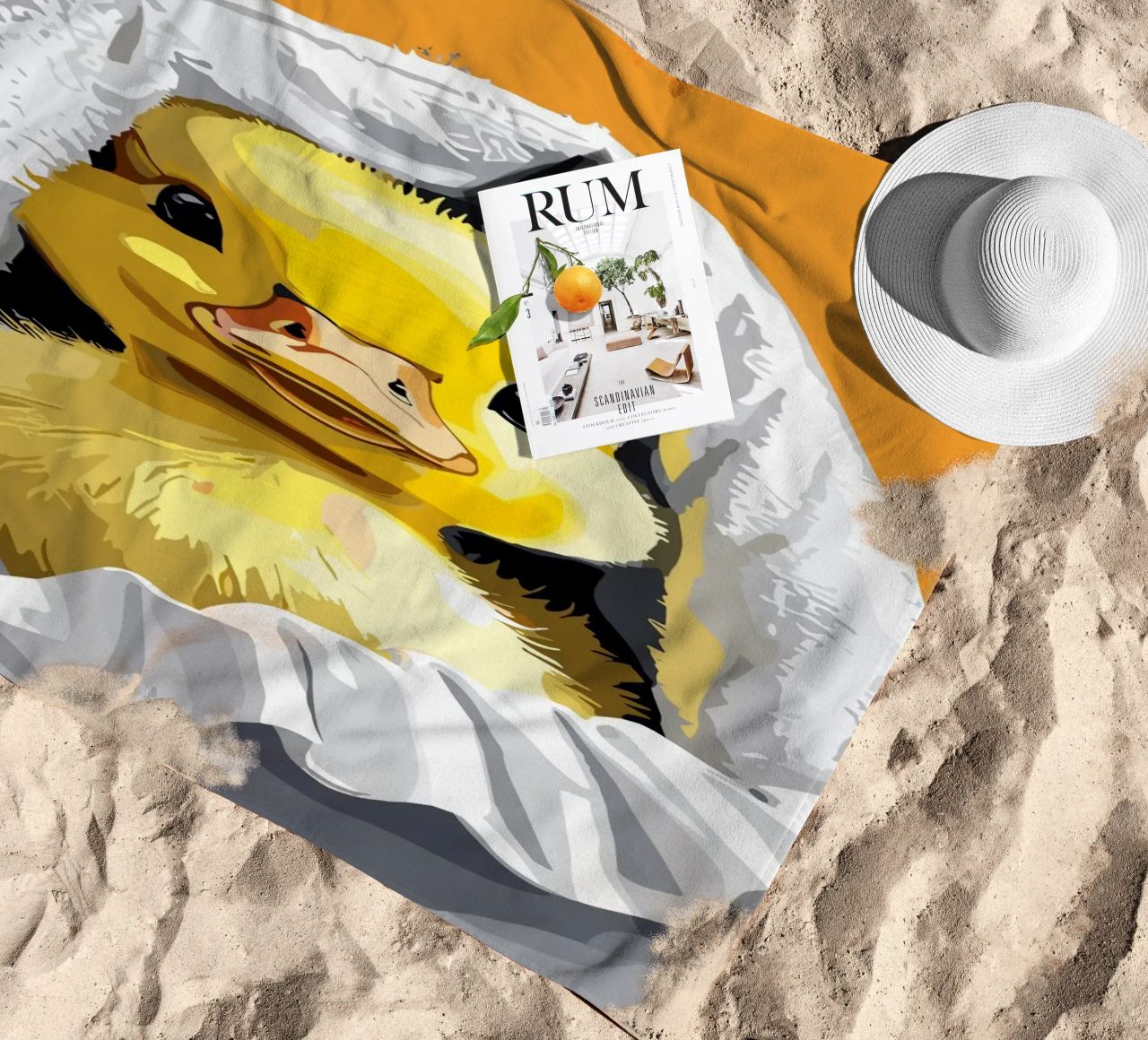 Duckling peeking from under a soft serviette de plage de LisaArtes