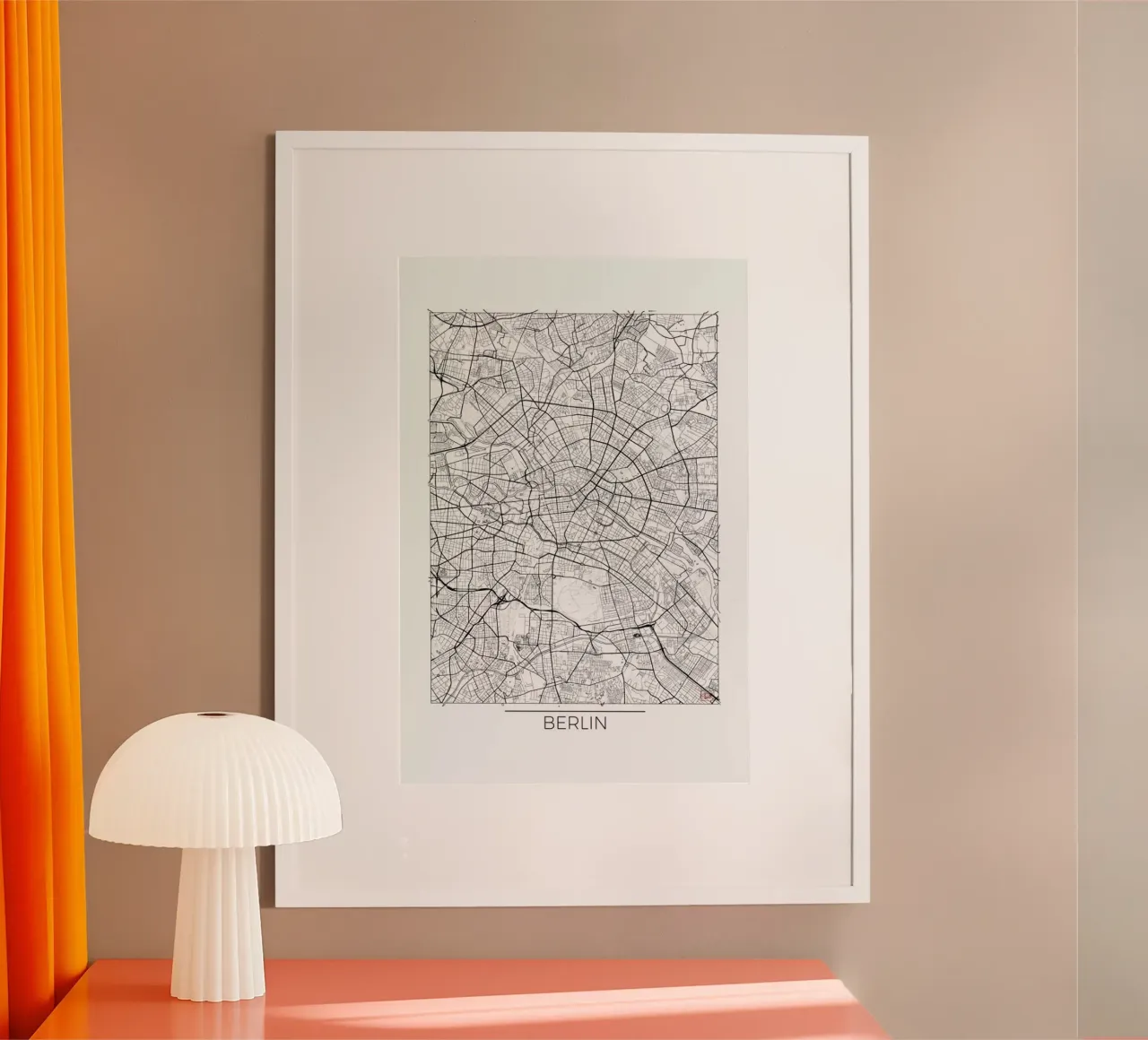 Berlin Minimal poster con telaio in legno da Hubert Roguski
