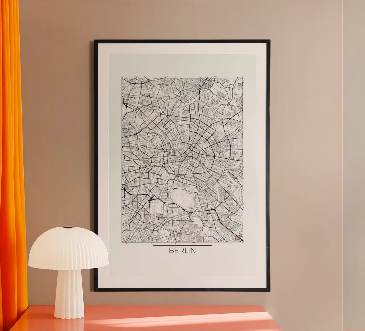 Berlin Minimal poster con telaio in legno da Hubert Roguski