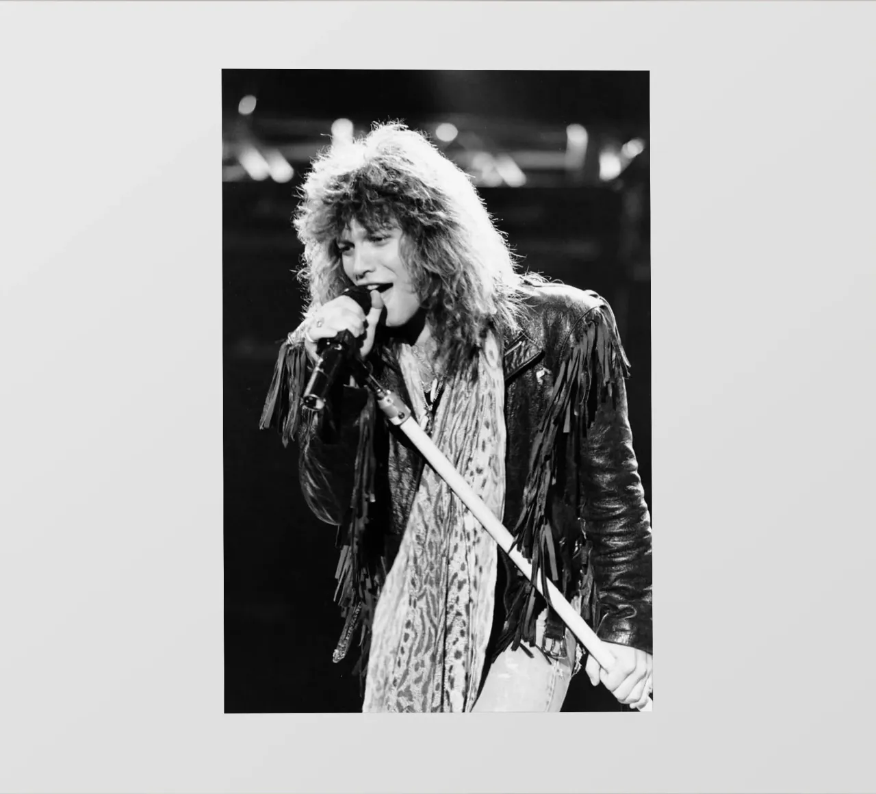 Bon Jovi best perform pellicola backlit da avissta