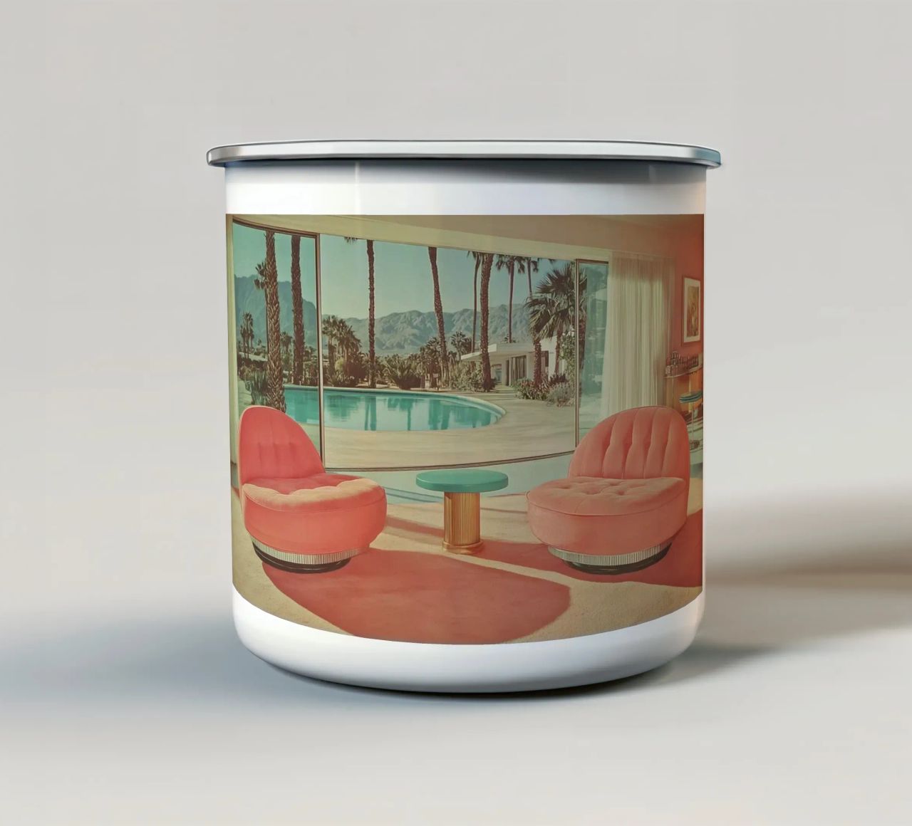 Palm Springs, poltrona retrò tazza in smalto da Carinaprint