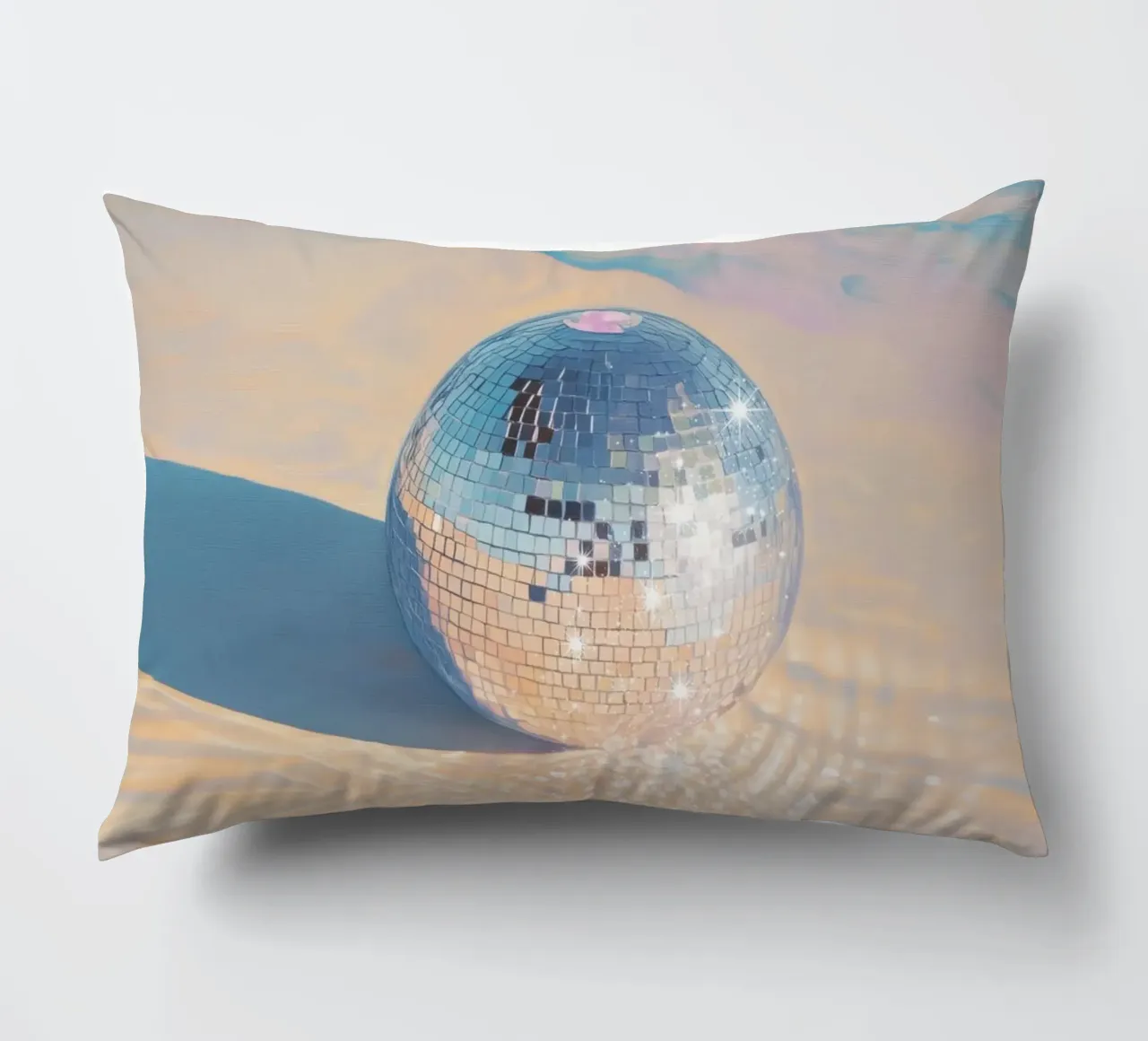 Ballo in discoteca sulla spiaggia di sabbia cuscino da Melloi Art Print
