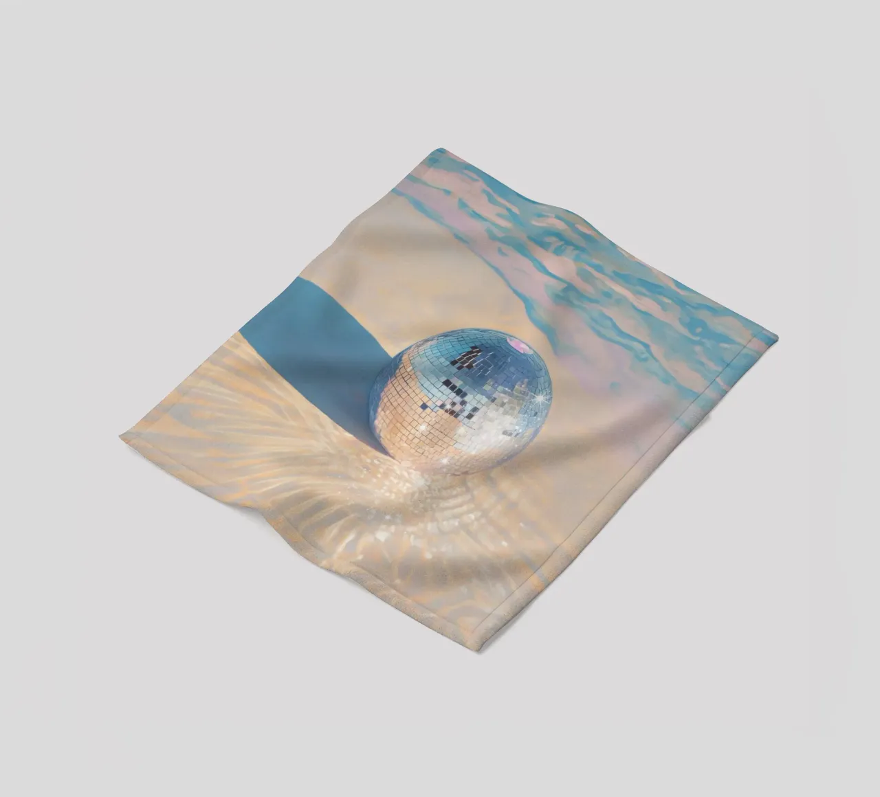 Ballo in discoteca sulla spiaggia di sabbia coperta in pile da Melloi Art Print