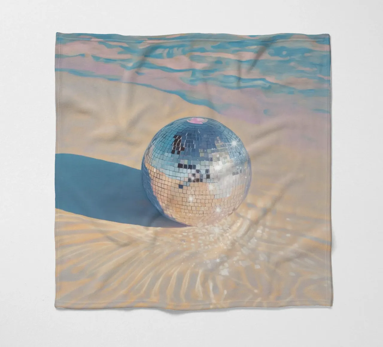 Ballo in discoteca sulla spiaggia di sabbia coperta in pile da Melloi Art Print