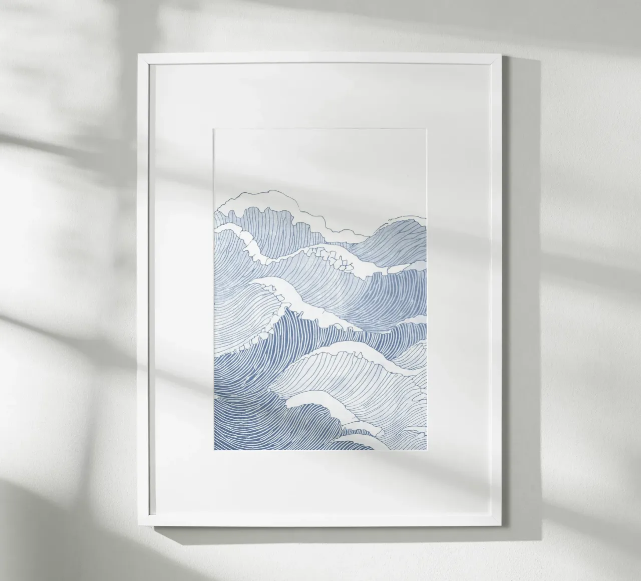 Linea d'arte dell'onda blu - Illustrazione minimalista dell'oceano poster con telaio in alluminio da Melloi Art Print
