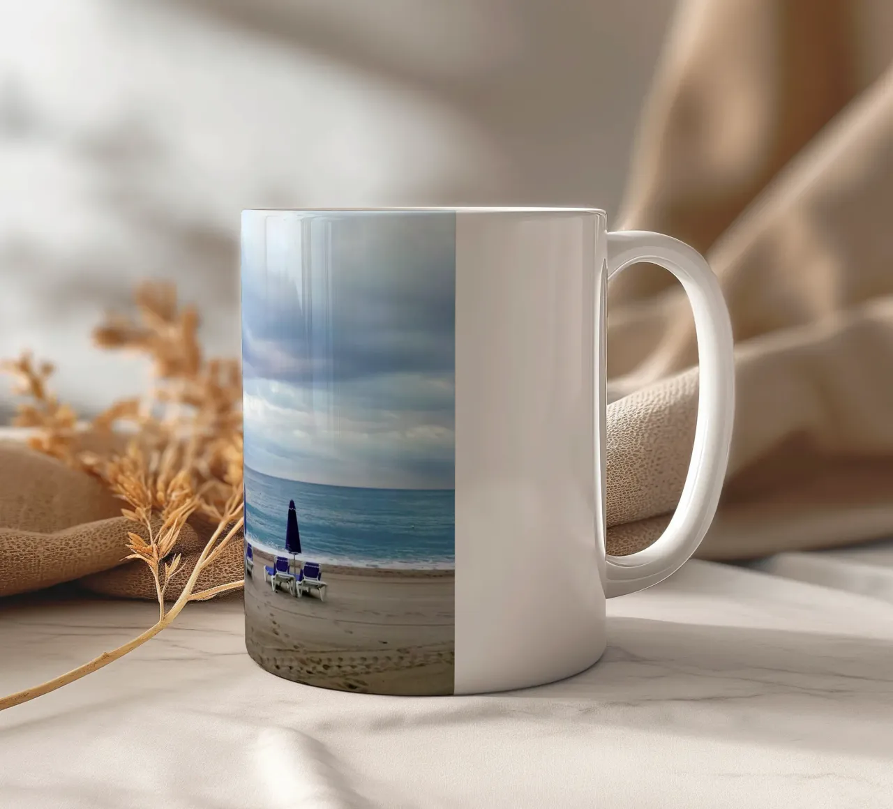 Off Season tazza in ceramica da Maria Sattrup