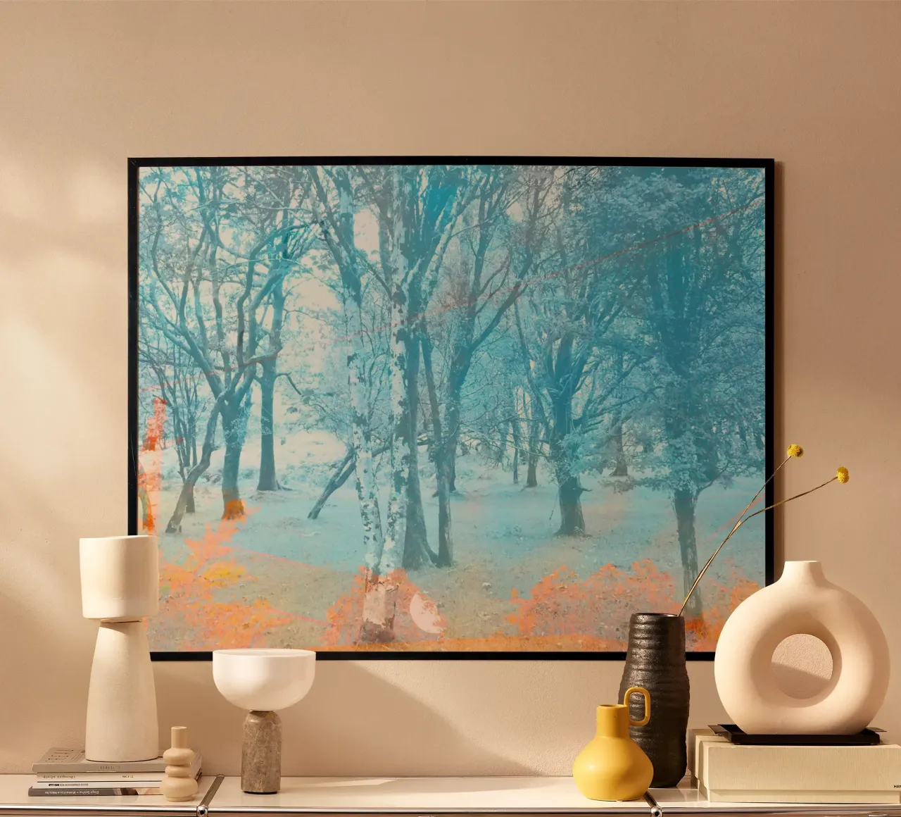 Fotografia di una passeggiata nel bosco poster con telaio in legno da Kerry Gerdes Photography