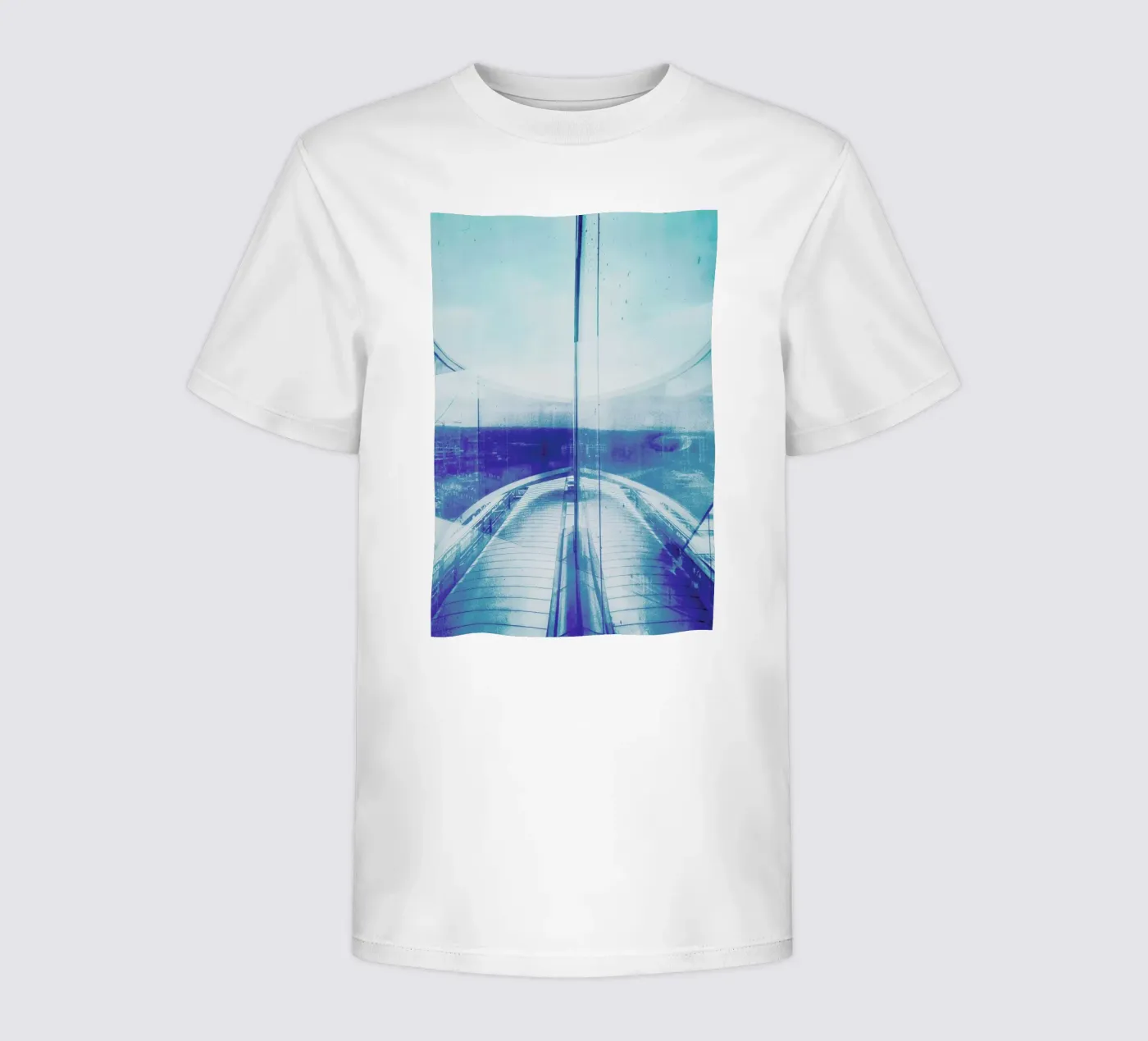 Reflection Blue Kinder T-Shirt von Maria Sattrup