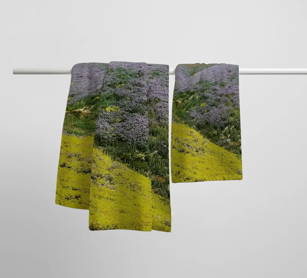 California in Bloom asciugamano da bagno da Kevin Russ