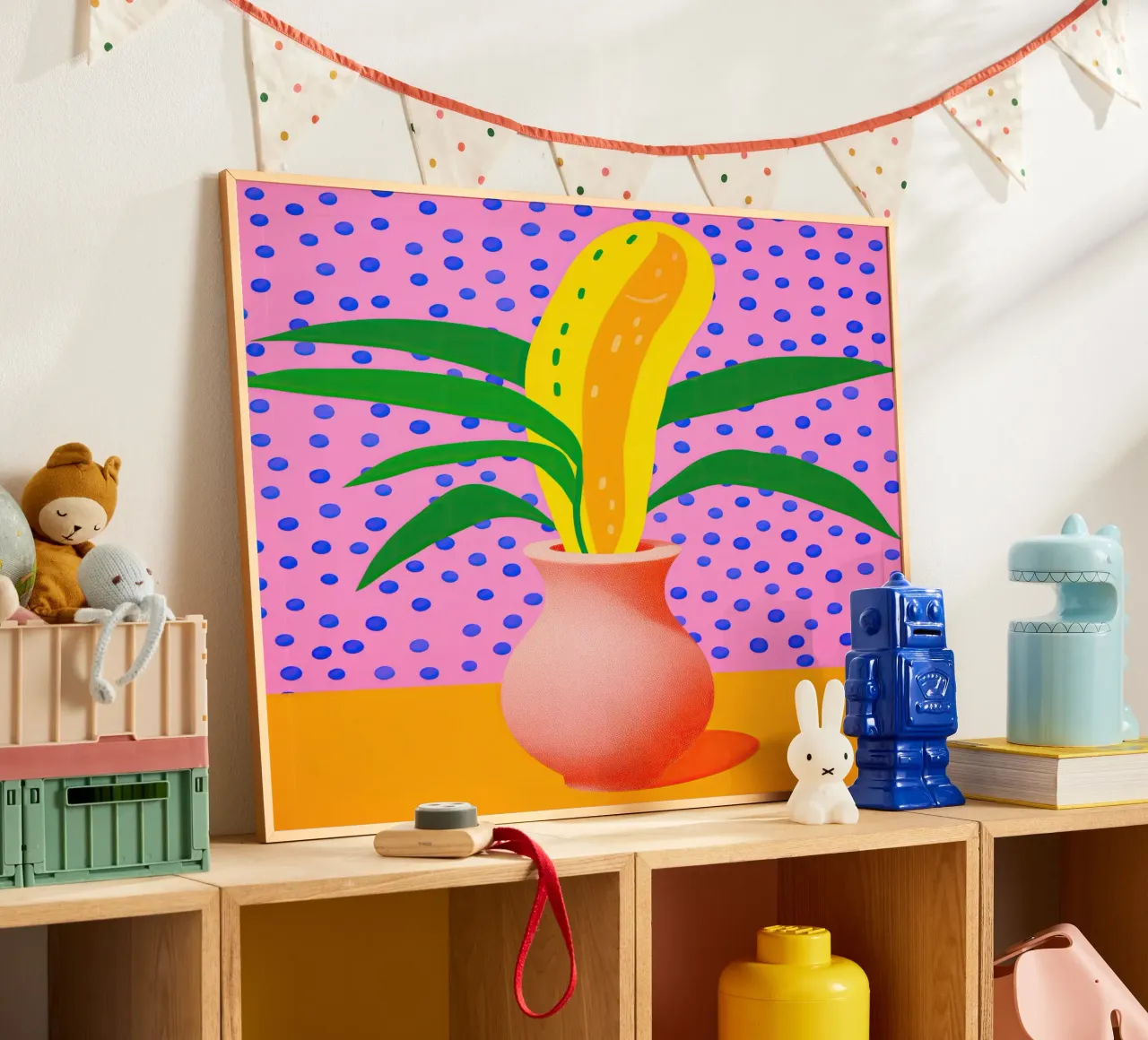 Natura morta pop art di fiori fantasia in rosa poster con telaio in plastica da Autofocus