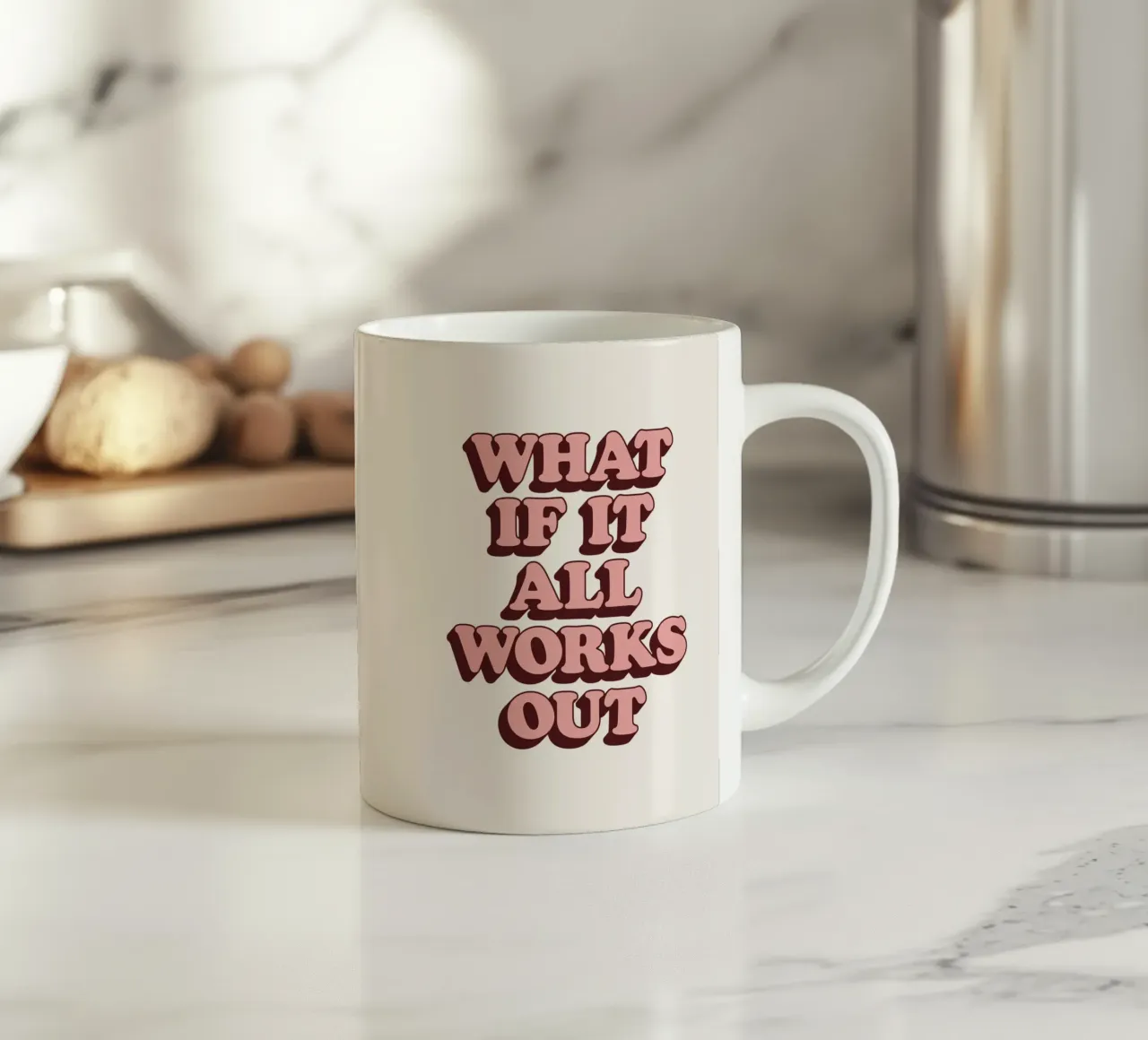 Et si tout se passait bien Rétro Optimiste Inspirant Type mug en céramique de THE MOTIVATED TYPE