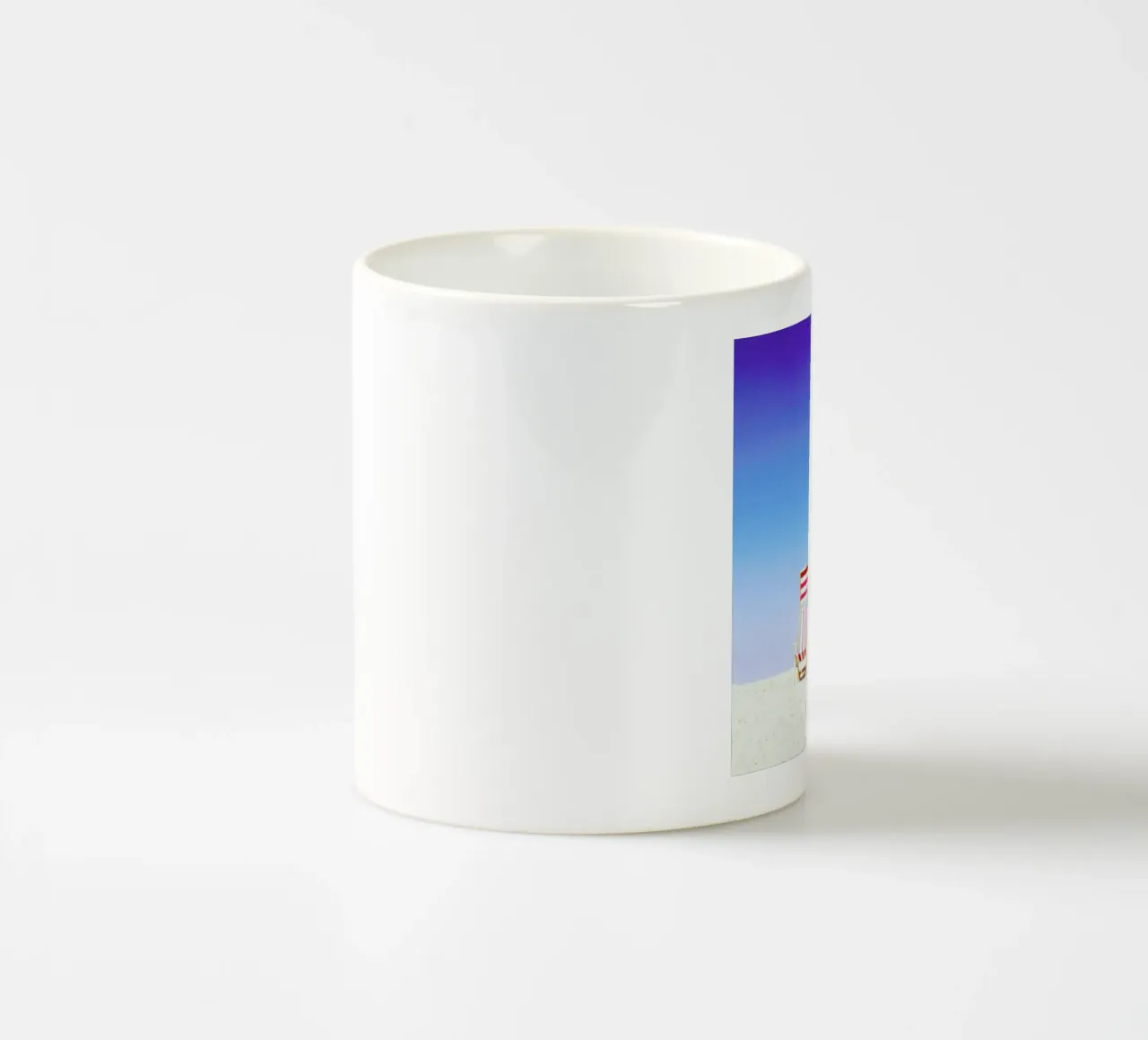 Beach Chairs tazza in ceramica da Maria Sattrup