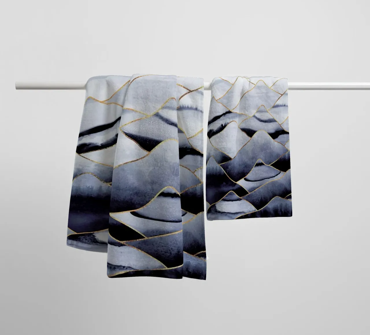 Mountains 1 asciugamano da bagno da Elisabeth Fredriksson