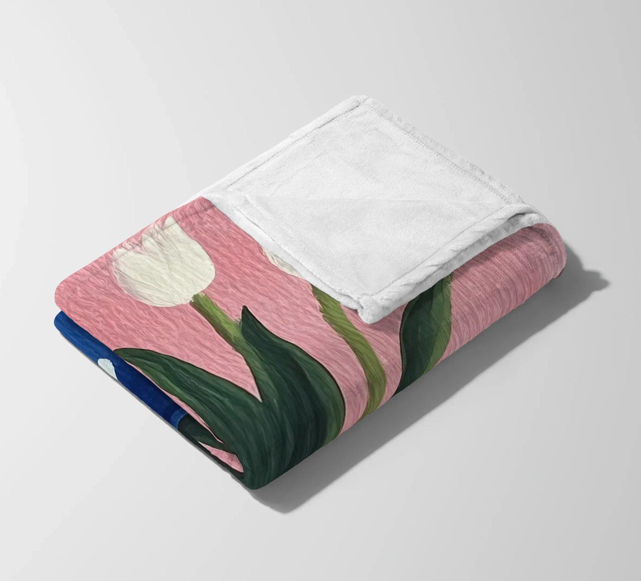 Tulipani carini in vaso coperta in pile da Olga Wildrose