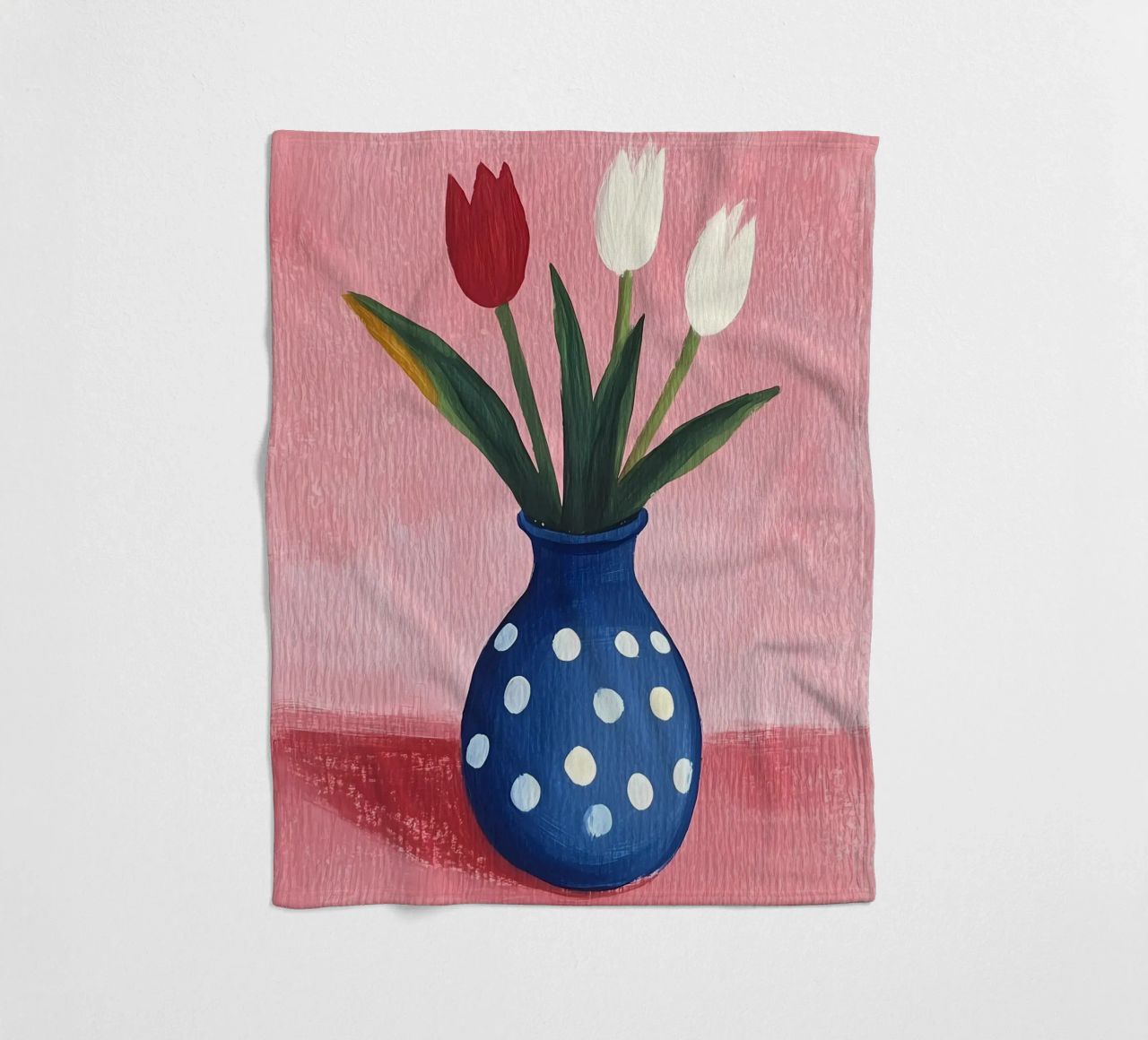 Tulipani carini in vaso coperta in pile da Olga Wildrose