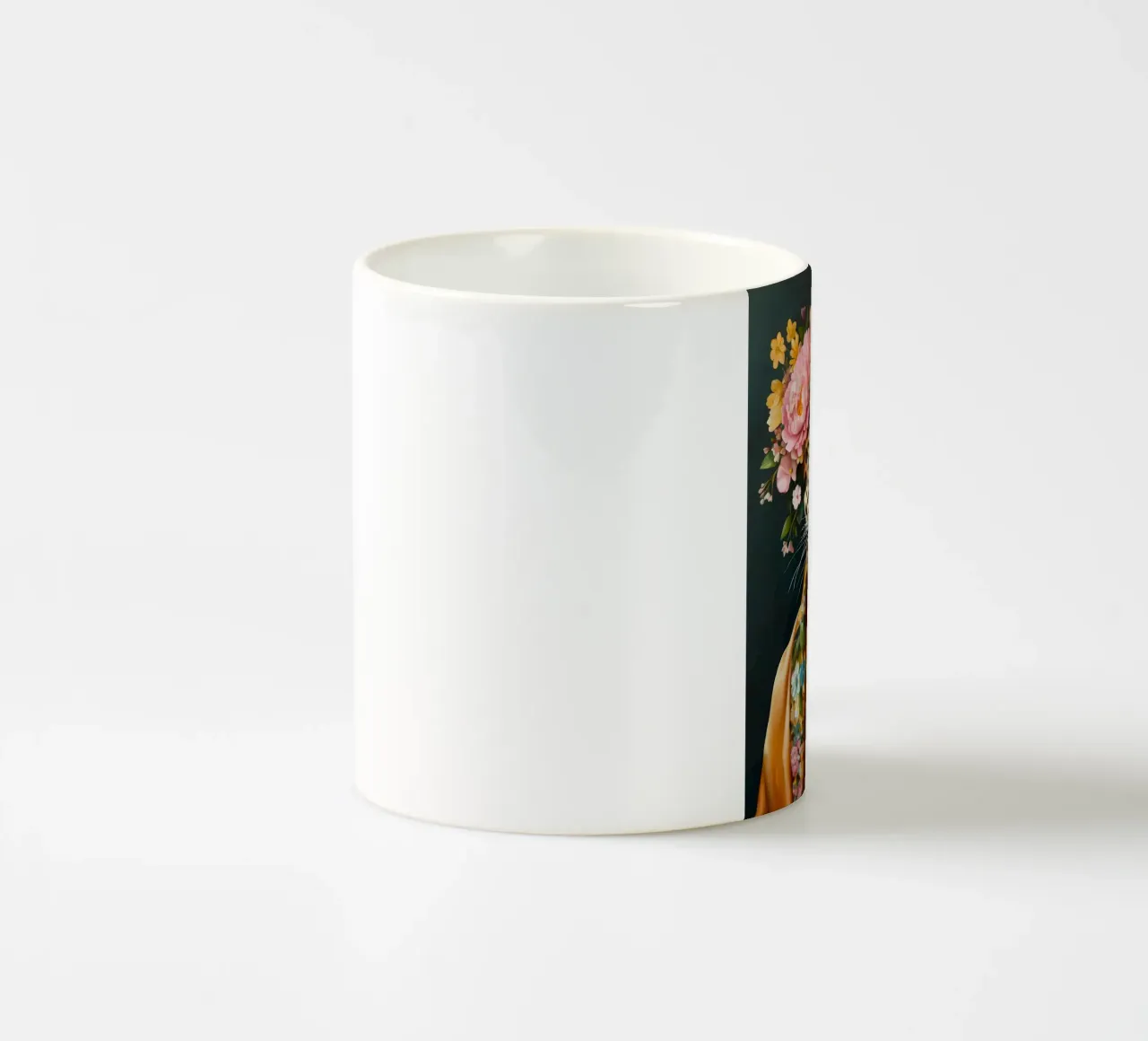 Léopard dans une couronne de fleurs mug en céramique de IamHomeStudio