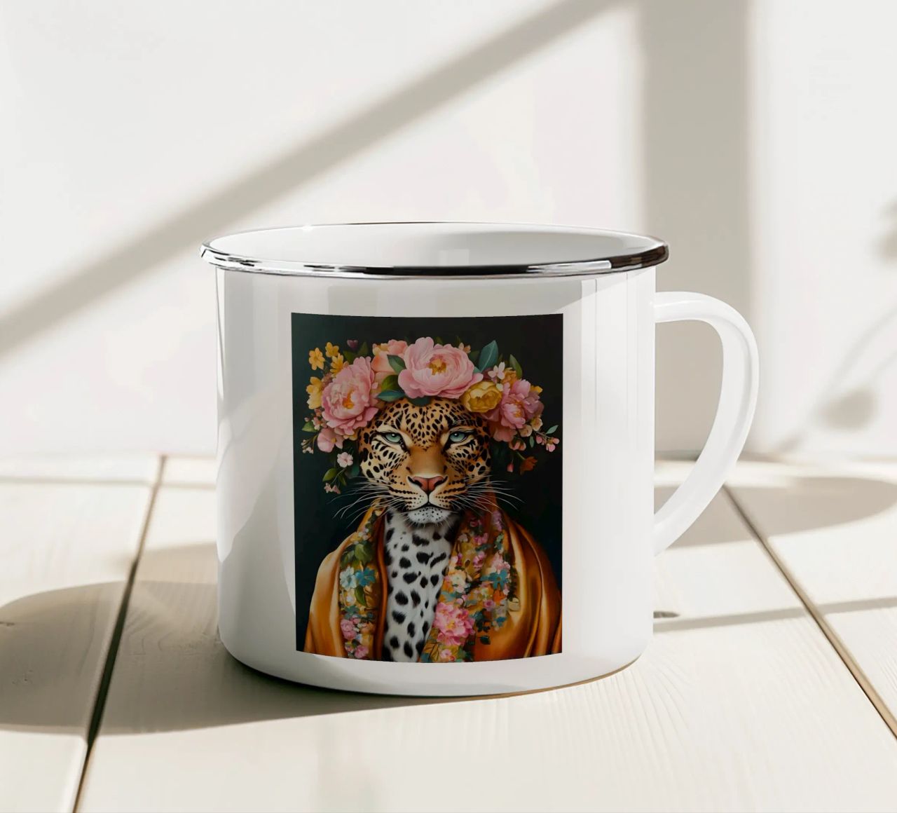 Leopardo in ghirlanda floreale tazza in smalto da Olga Wildrose