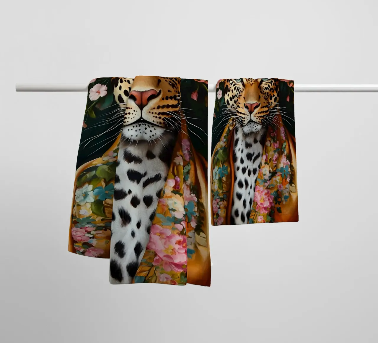 Leopardo in ghirlanda floreale asciugamano da bagno da IamHomeStudio