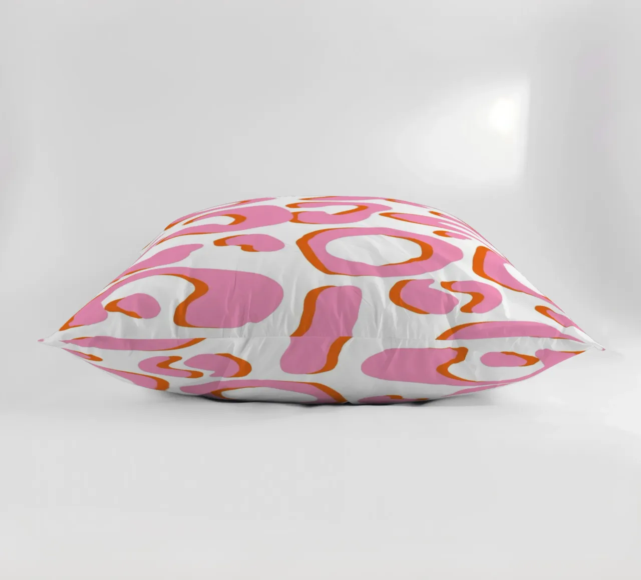 Leopard pink orange cuscino da BAINAI
