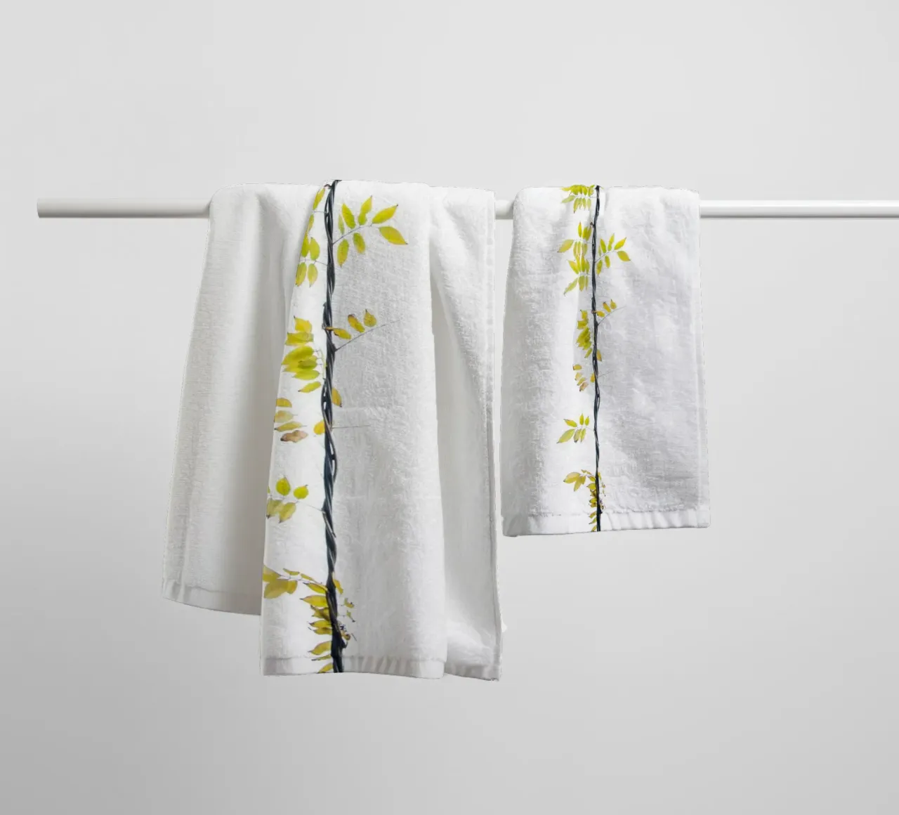 Creeper towel by Teresa André