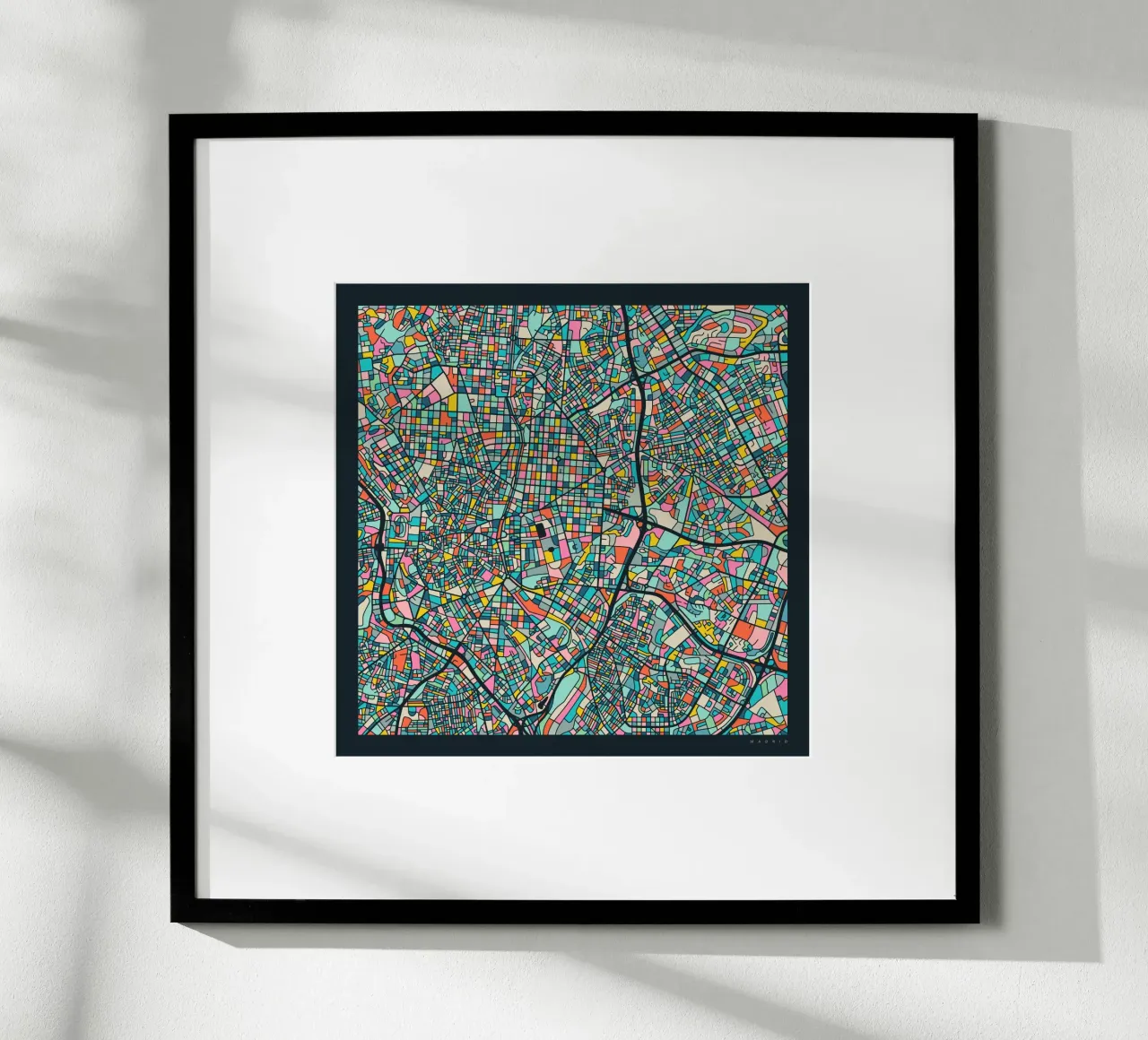 Mappa di Madrid poster con telaio in plastica da Jazzberry Blue
