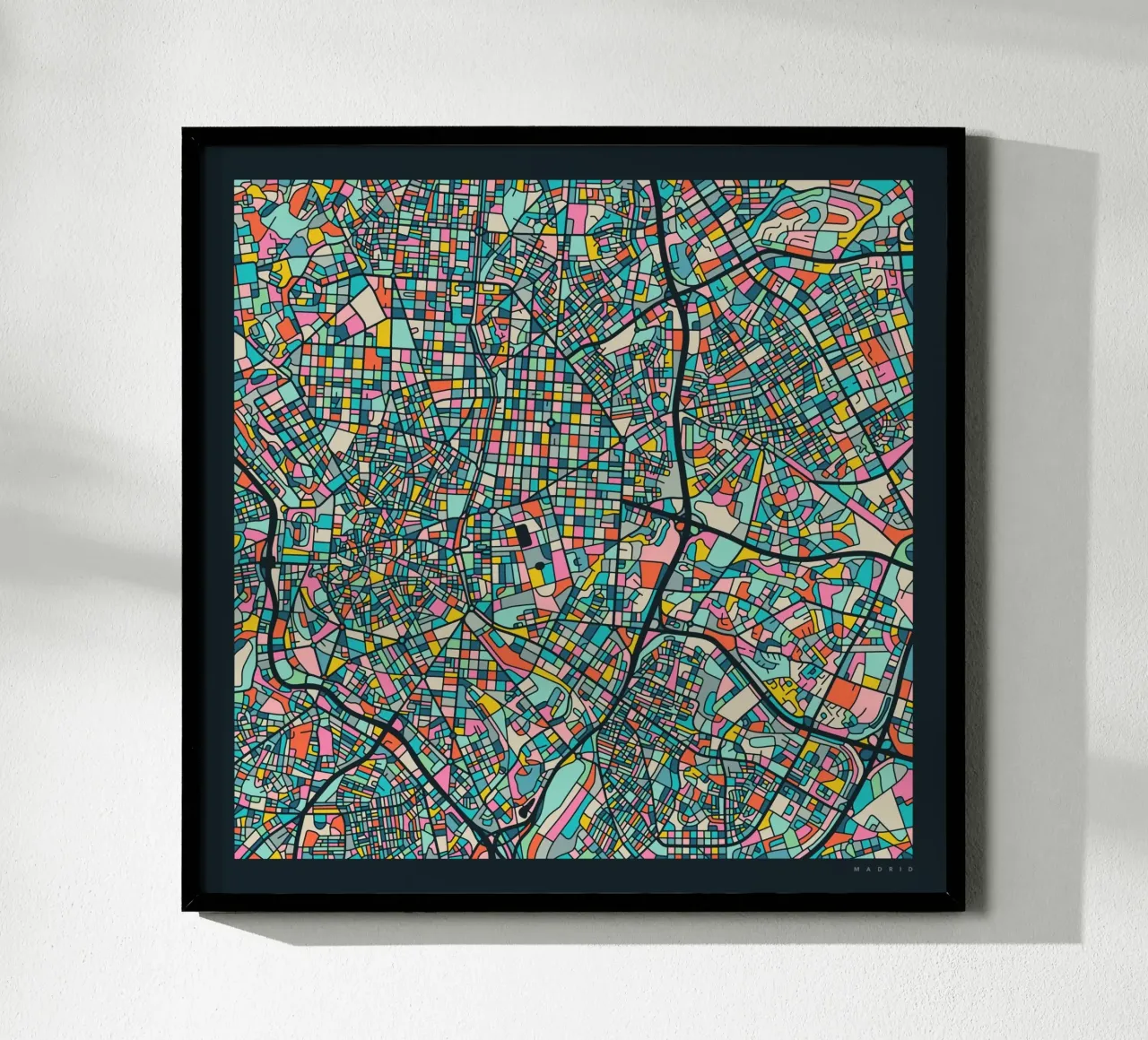 Mappa di Madrid poster con telaio in plastica da Jazzberry Blue