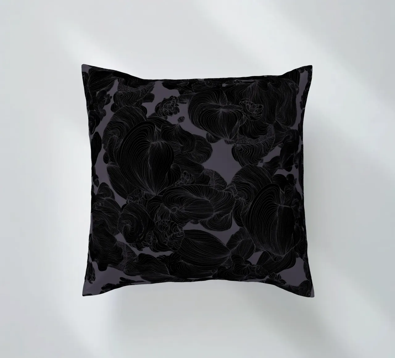 orchidea nera cuscino da Giulio Iurissevich