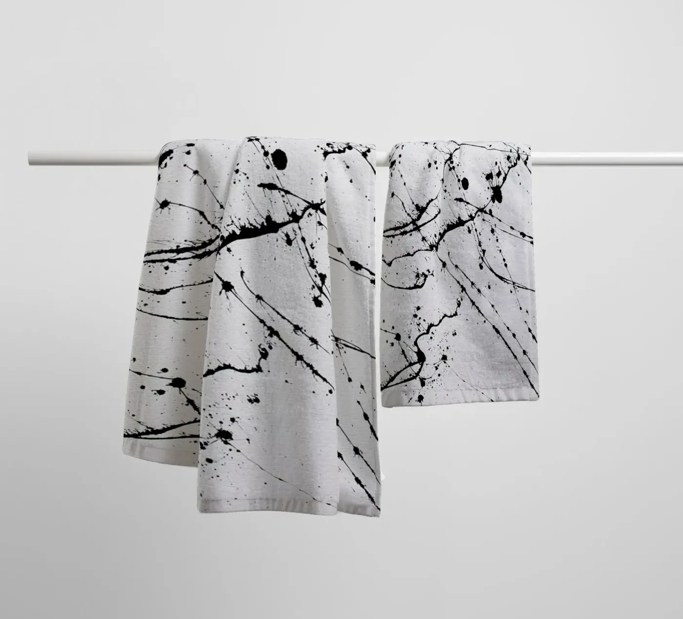 EXPRESSION 2 towel by FRITSCH&FRITSCH