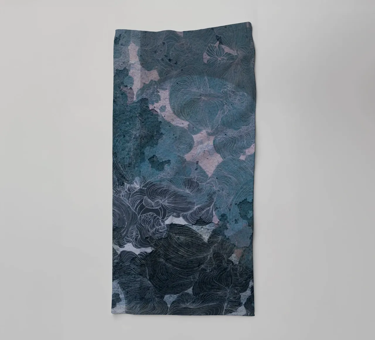 merrie2... badhanddoek van Giulio Iurissevich