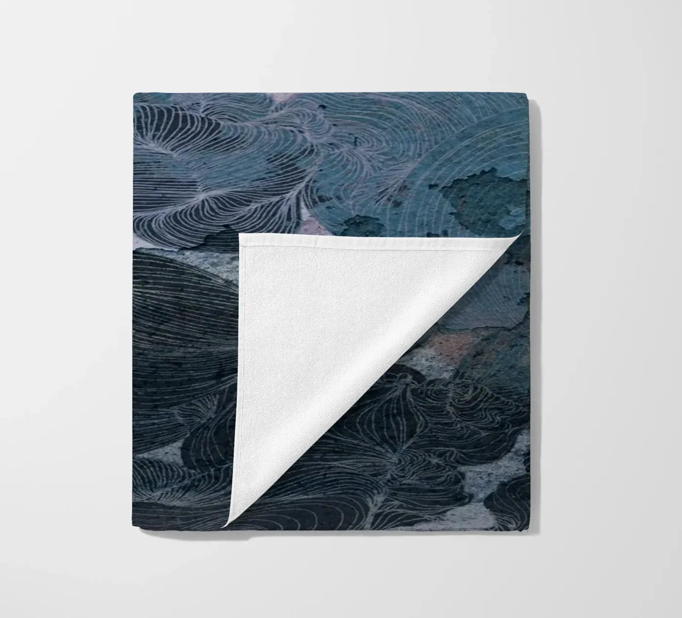 mare2... strandhanddoek van Giulio Iurissevich