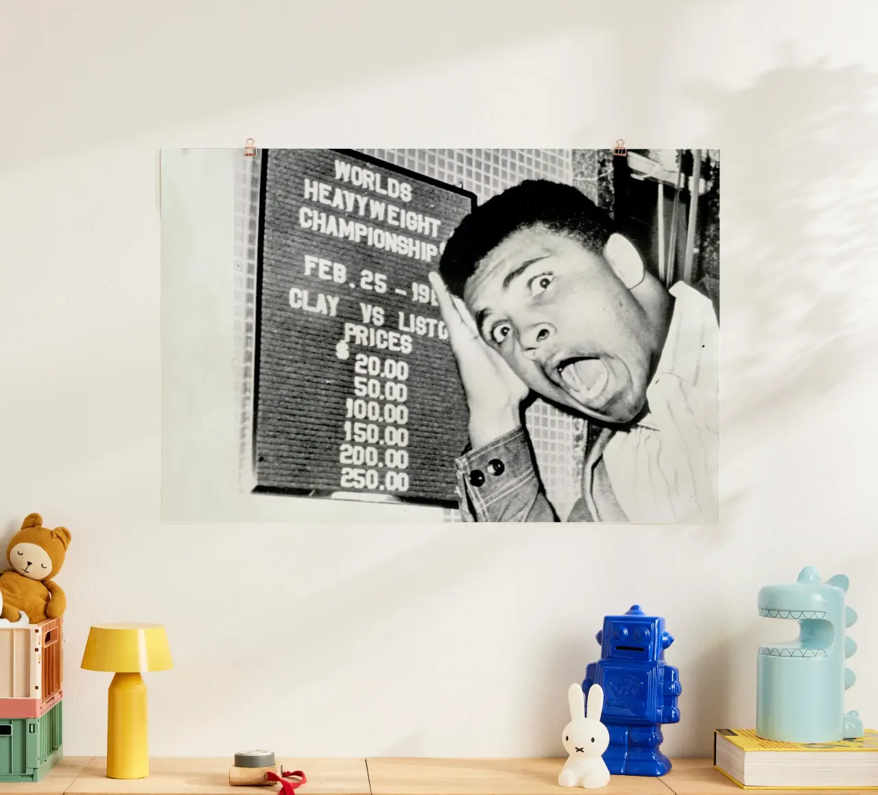 The New World Heavyweight Champion Cassius Clay, 26 February 1964 poster con telaio in alluminio da Gallery Print and Art Limited
