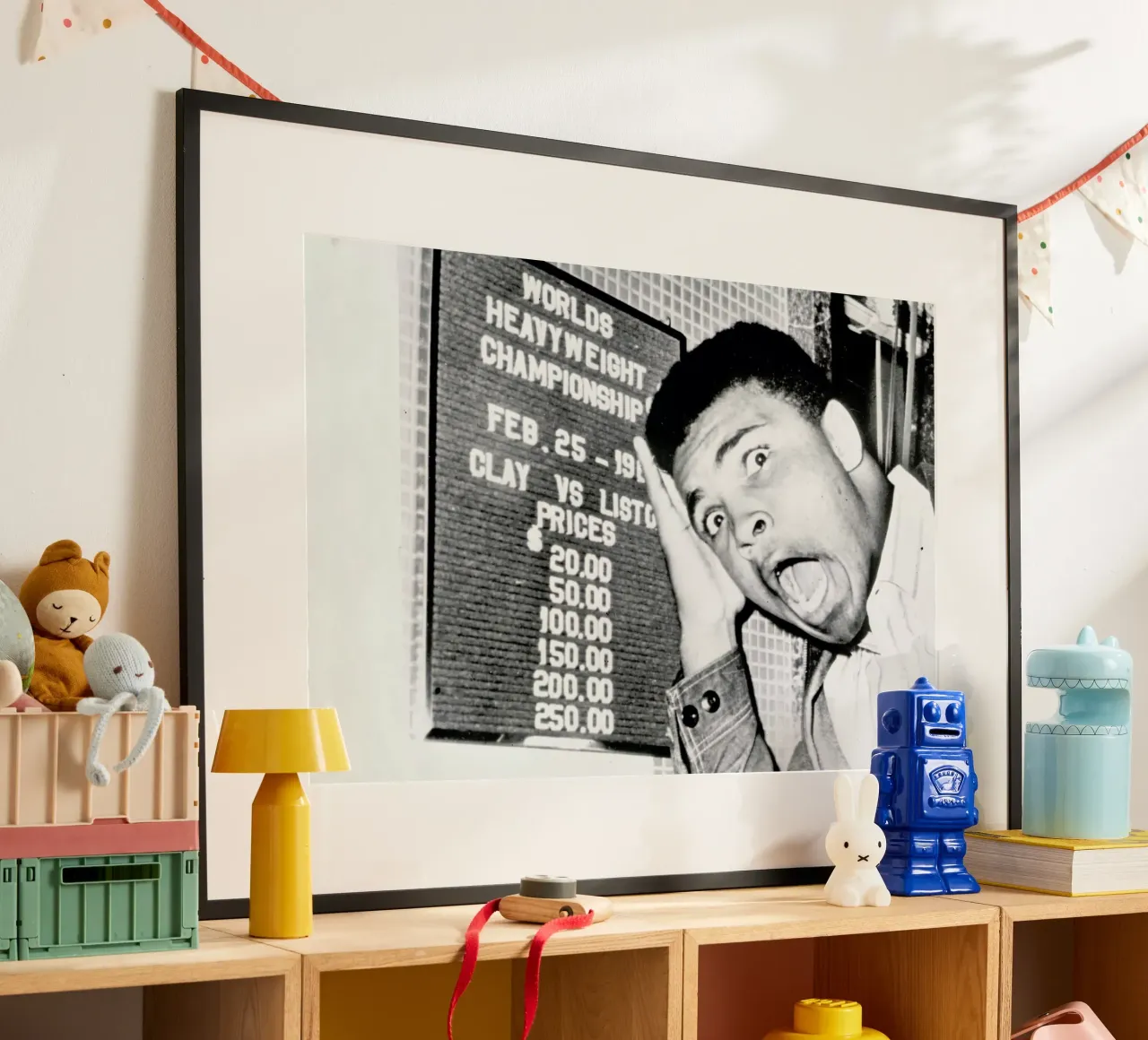The New World Heavyweight Champion Cassius Clay, 26 February 1964 poster con telaio in alluminio da Gallery Print and Art Limited